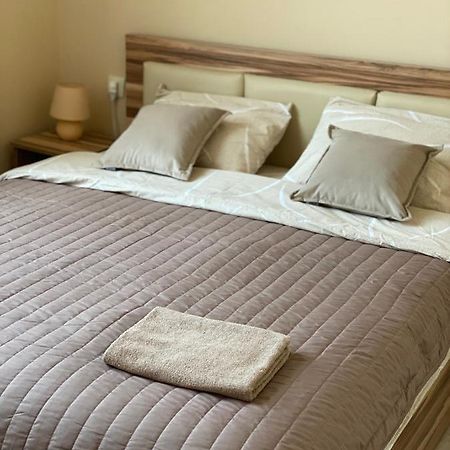 Opera House Apartment Lviv Ngoại thất bức ảnh