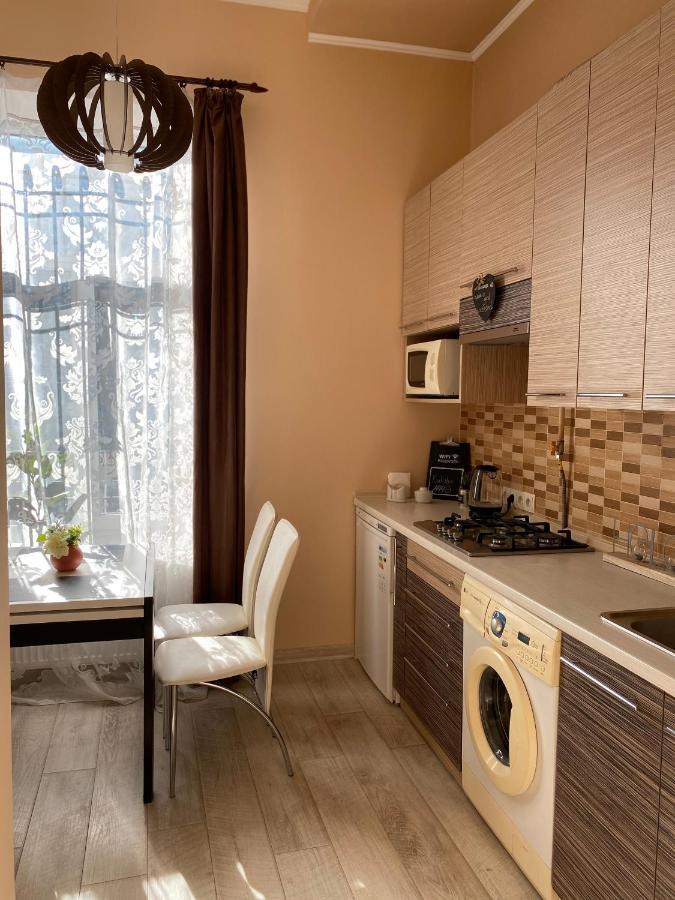Opera House Apartment Lviv Ngoại thất bức ảnh