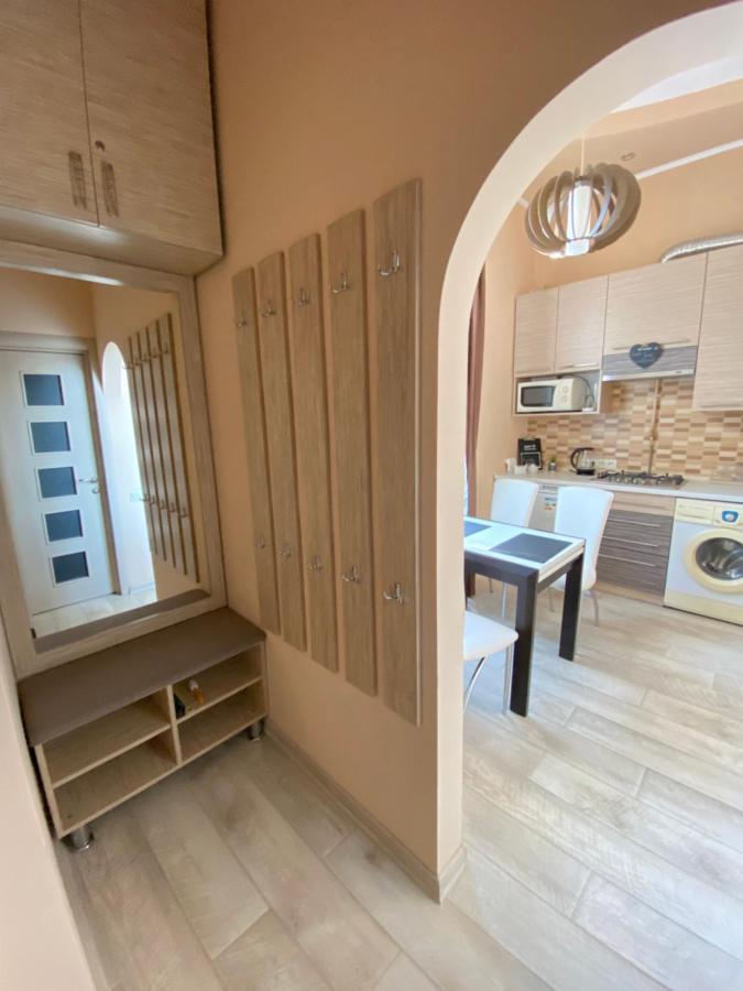 Opera House Apartment Lviv Ngoại thất bức ảnh