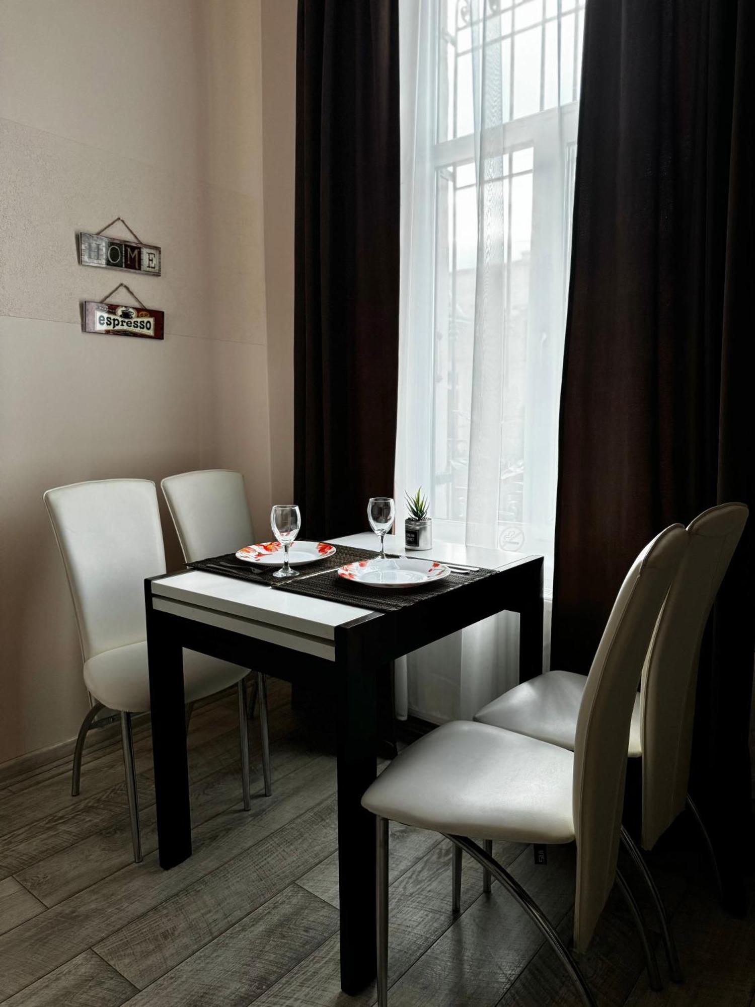 Opera House Apartment Lviv Ngoại thất bức ảnh