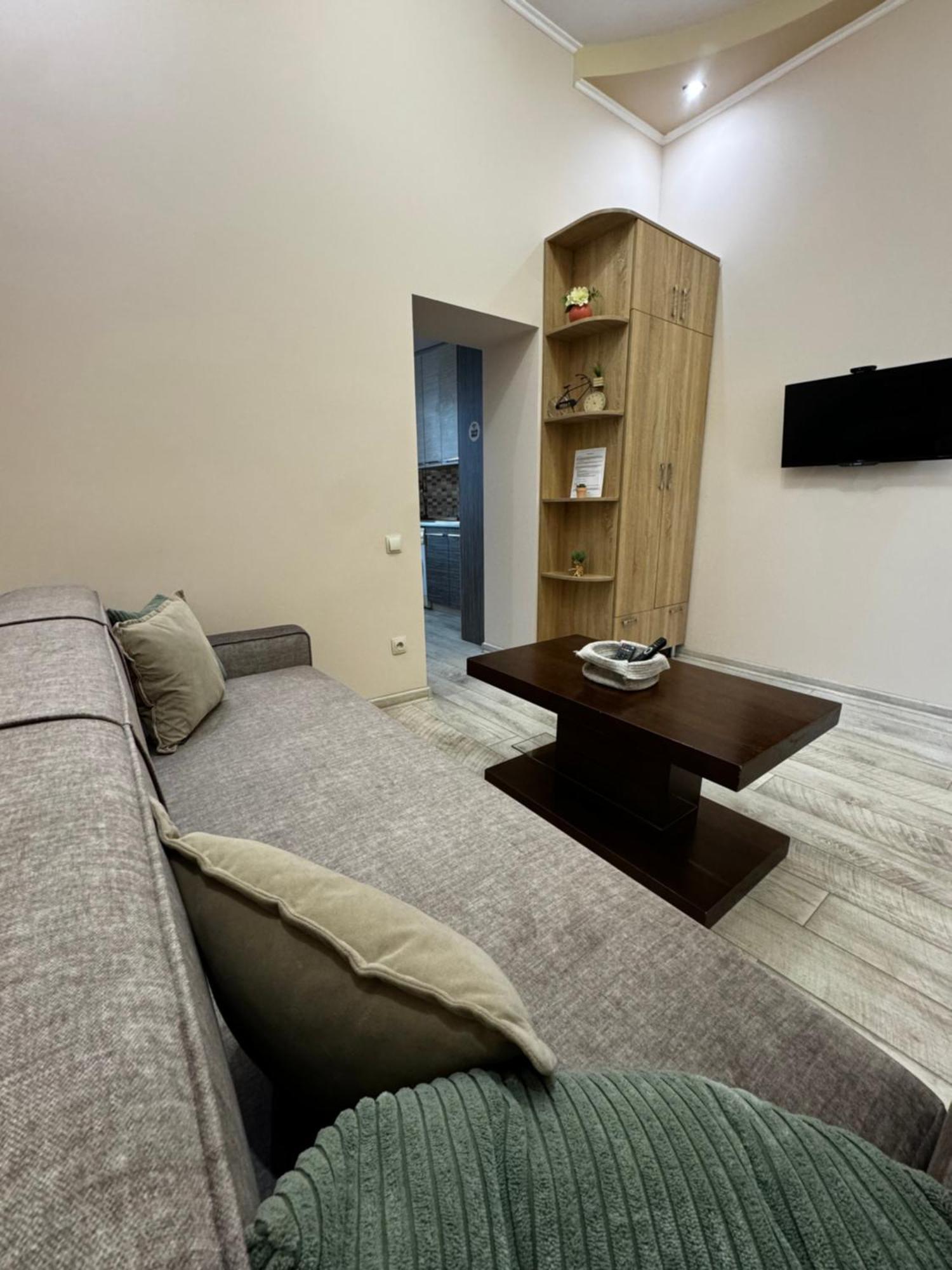 Opera House Apartment Lviv Ngoại thất bức ảnh